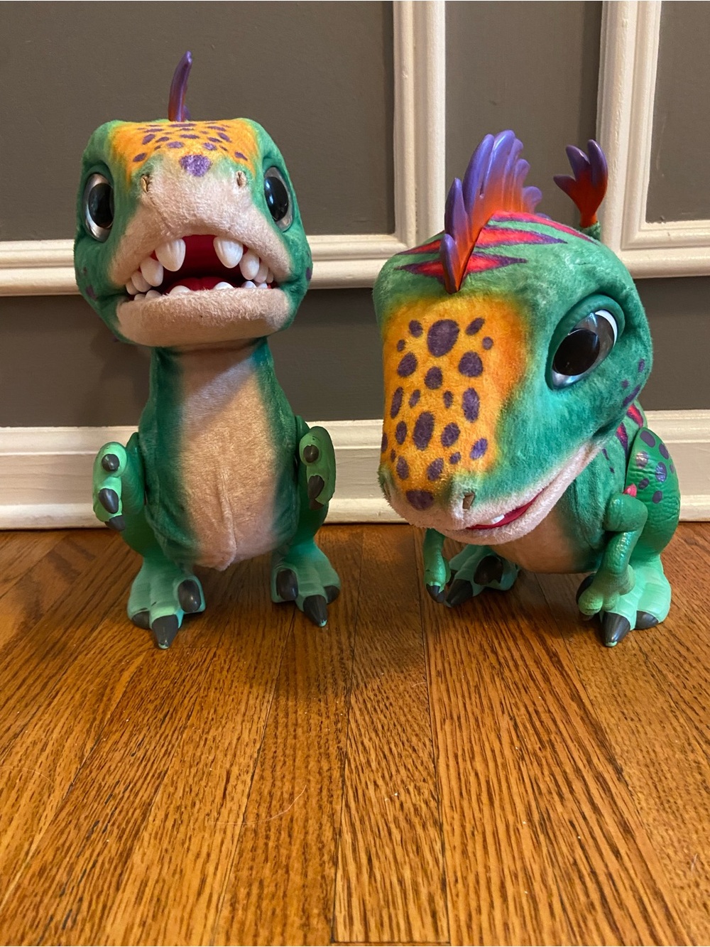 Green FurReal Dinosaur Munchin Rex Dinosaur Set Of (2) Moves, Makes Sounds
